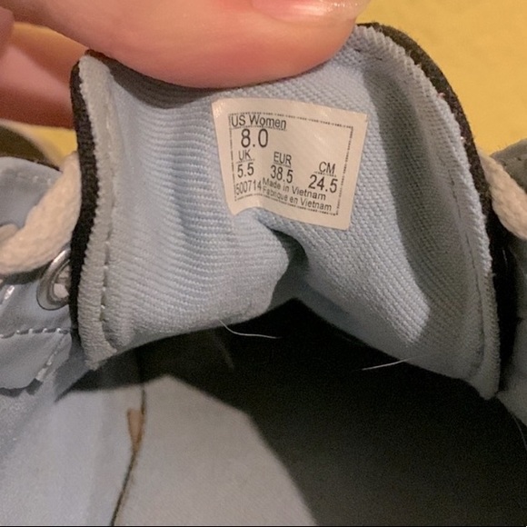 VANS - Picture 2 of 3